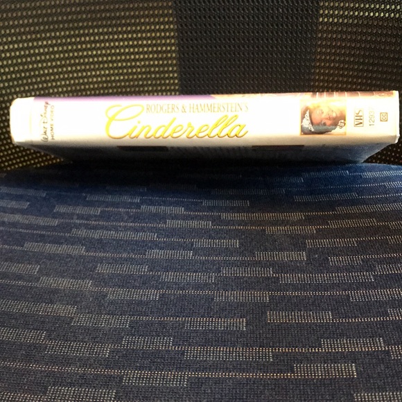 ***6 for $25***  Disney **Cinderella** Live Action ~ VHS 📼 tape ~movie 🎥 - Picture 3 of 5
